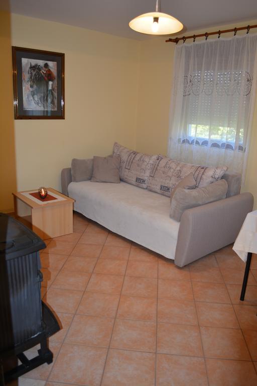 Holiday Home Lana Saborsko Kültér fotó