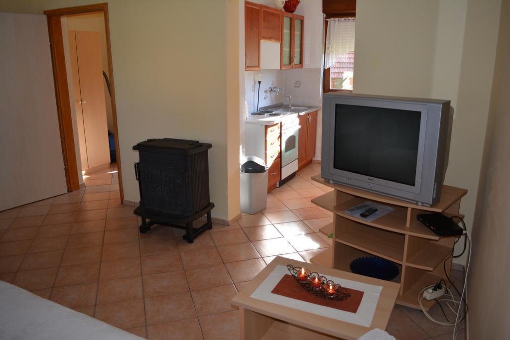 Holiday Home Lana Saborsko Kültér fotó
